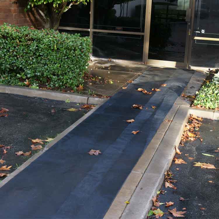 Fine_Rib_Action2_Large Corrugated fine rib black color side