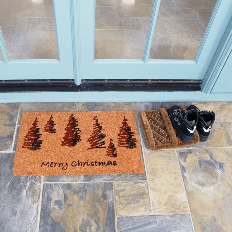 scottish-fraser-fir-with-bootscraper-11-action_Large Scottish Fraser Fir Forest – Outdoor Christmas Doormat with boot scraper
