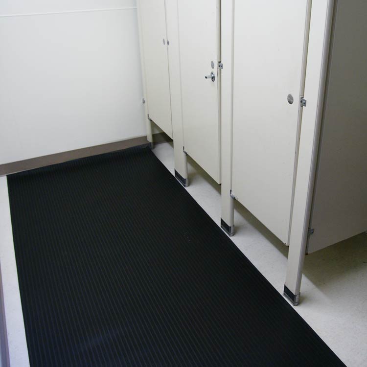 Composite_Rib_Action4_Angle1_Large Black Color Rubber Runner Mats with Extra Toehold in Wet Conditions ideal for restroom
